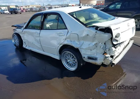 2002 Lexus Is 300 Base W/5-Speed Manual из США, поврежденный, VIN JTHBD192720049396